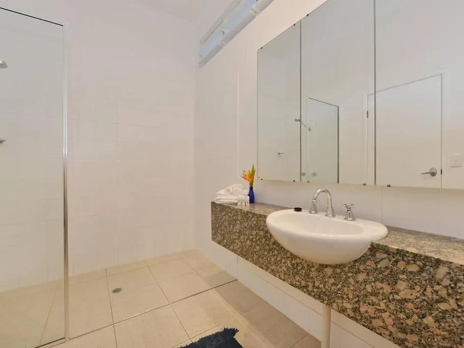 Beach Villa - A Short Walk To Town & Beach Port Douglas